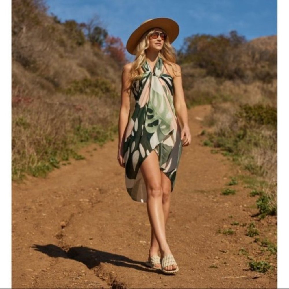 Virginia Wolf Leaf Multi Wear Wrap